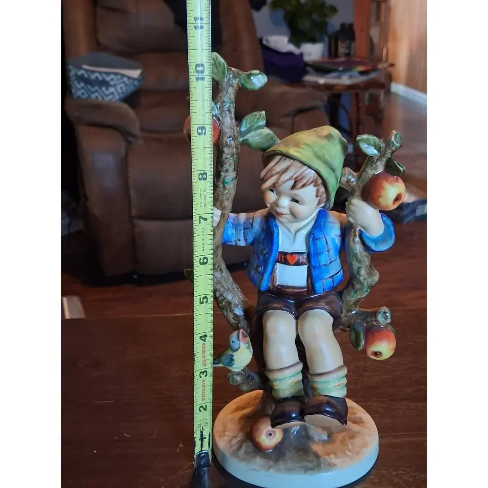 Hummel Goebel Figurine APPLE TREE BOY 142/V TMK 4 Made in Germany